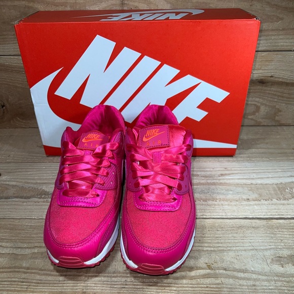 NEW: Nike Women’s Air Max 90 Valentines Day Pink Prime Sneaker: DQ7783-600 - Picture 3 of 9